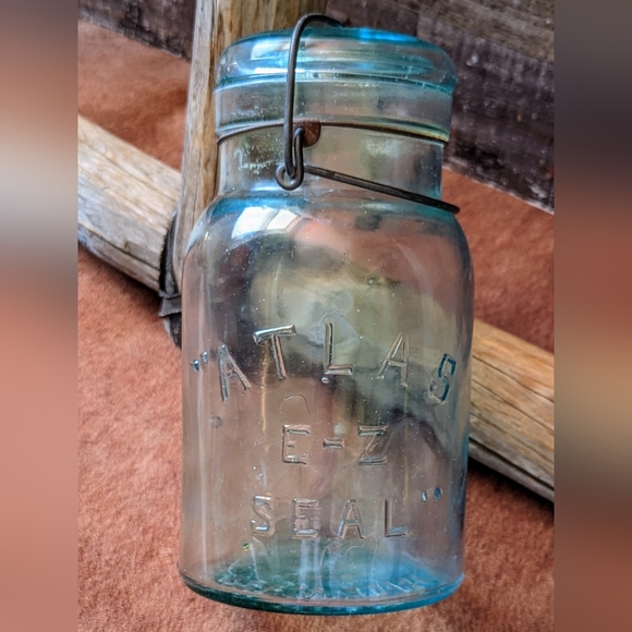 Vintage Aqua Blue Atlas Seal With Wire & Glass Lid Jar - Picture 1 of 6